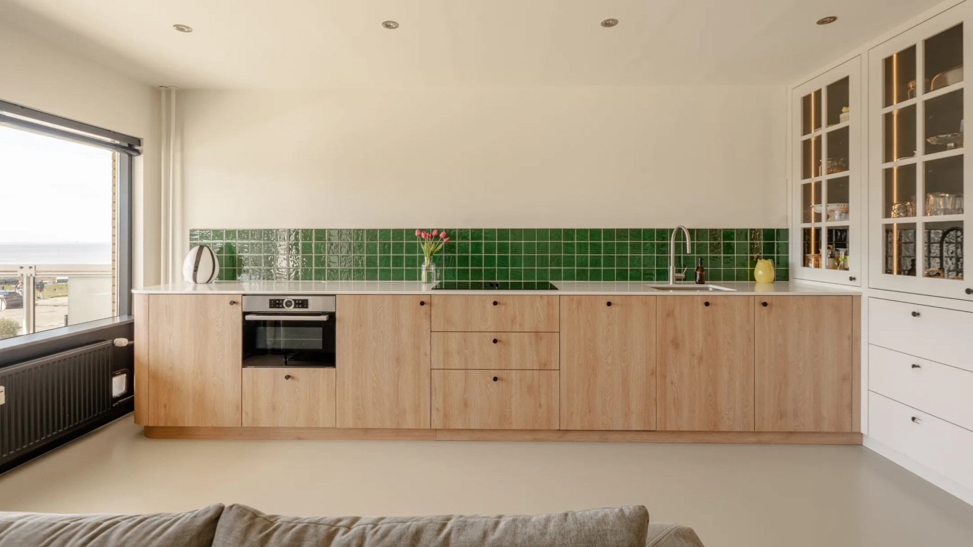 Eva Jinek zet haar prachtige strandappartement in Noordwijk te koop. Zie foto's 5