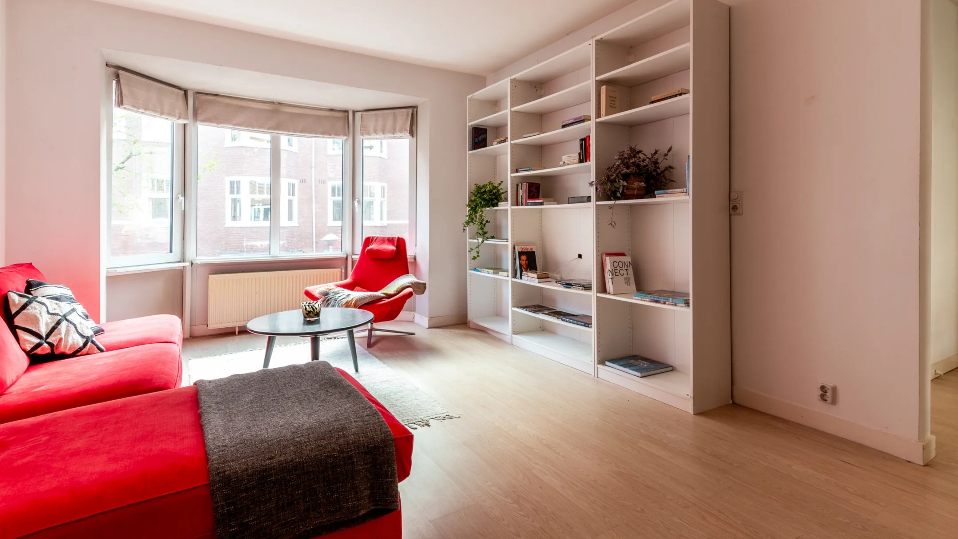 Rick Engelkes zet zijn Amsterdamse appartement te koop. Zie foto’s 2