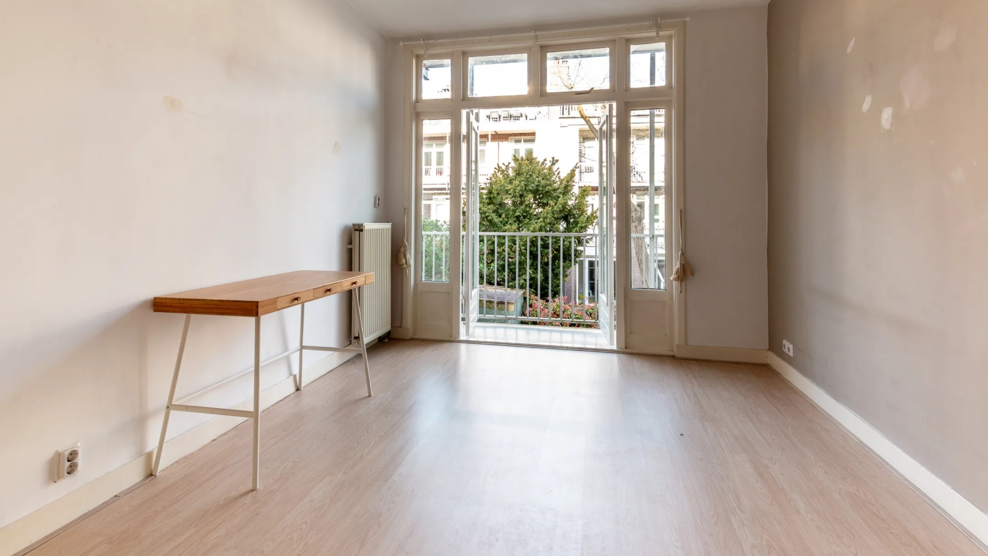 Rick Engelkes zet zijn Amsterdamse appartement te koop. Zie foto’s 7