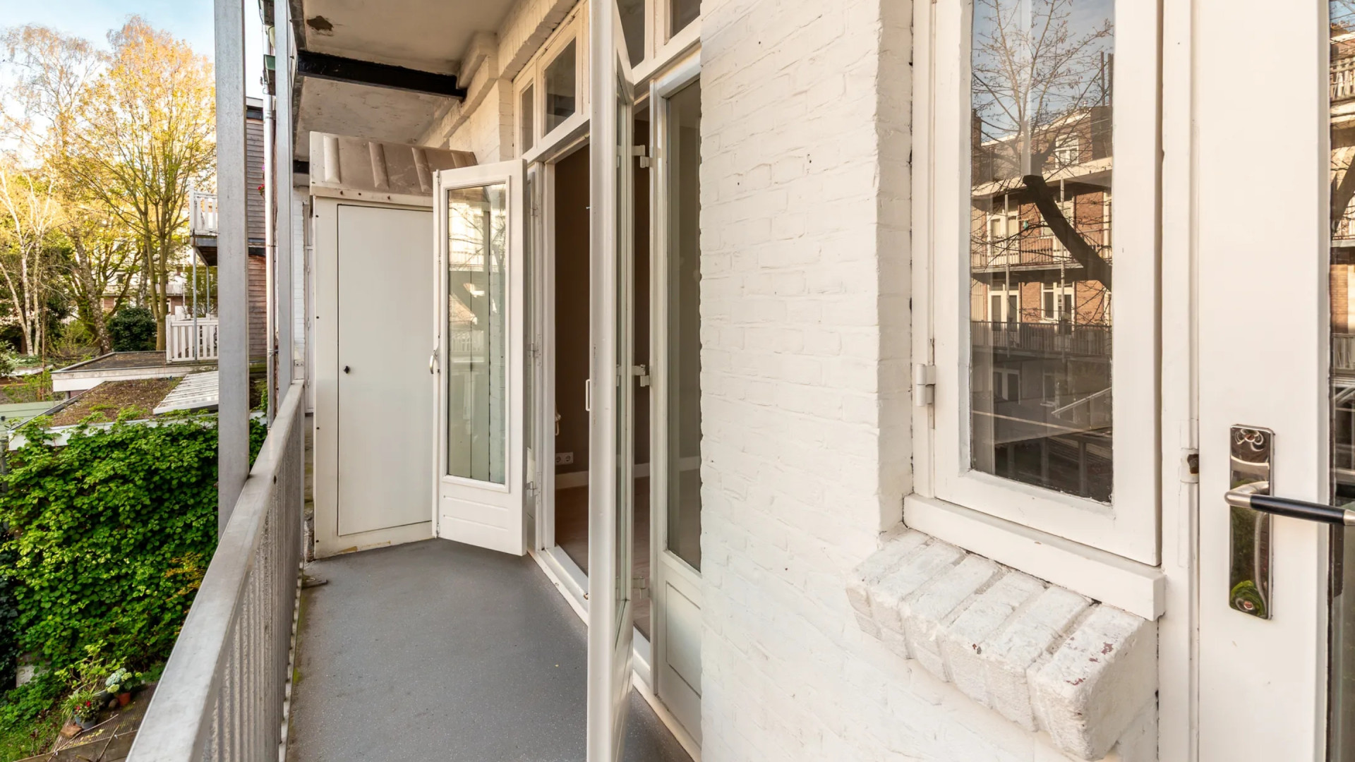 Rick Engelkes zet zijn Amsterdamse appartement te koop. Zie foto’s 8