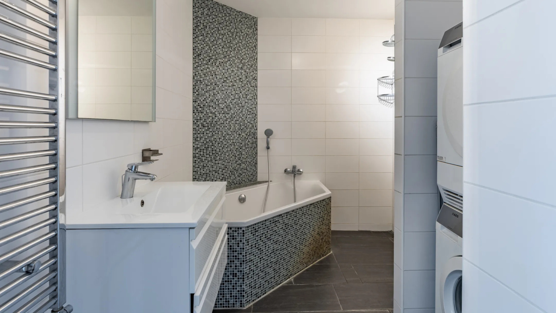 AZ-aanvoerder Jordy Clasie zet zijn appartement te huur. Zie foto’s 6