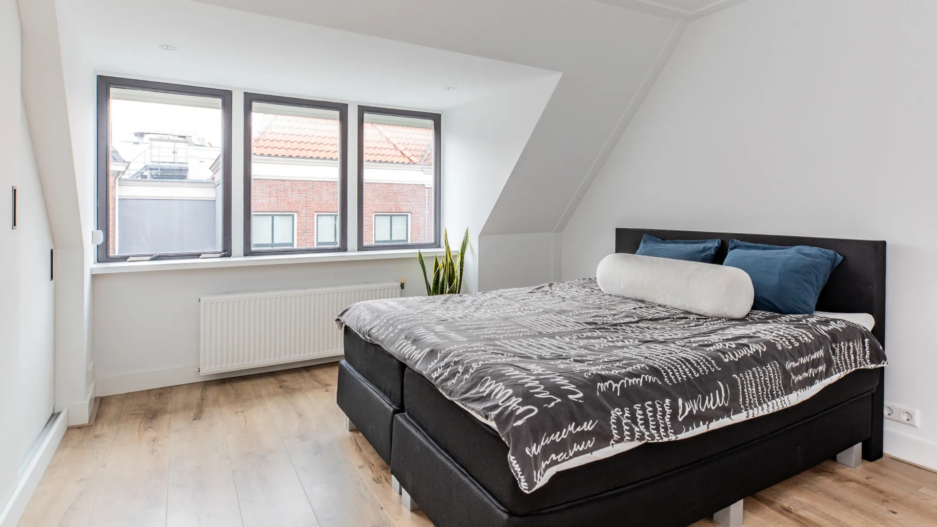 Juventus-speler Teun Koopmeiners zet zijn maisonnette met dakterras te huur. Zie foto’s 5