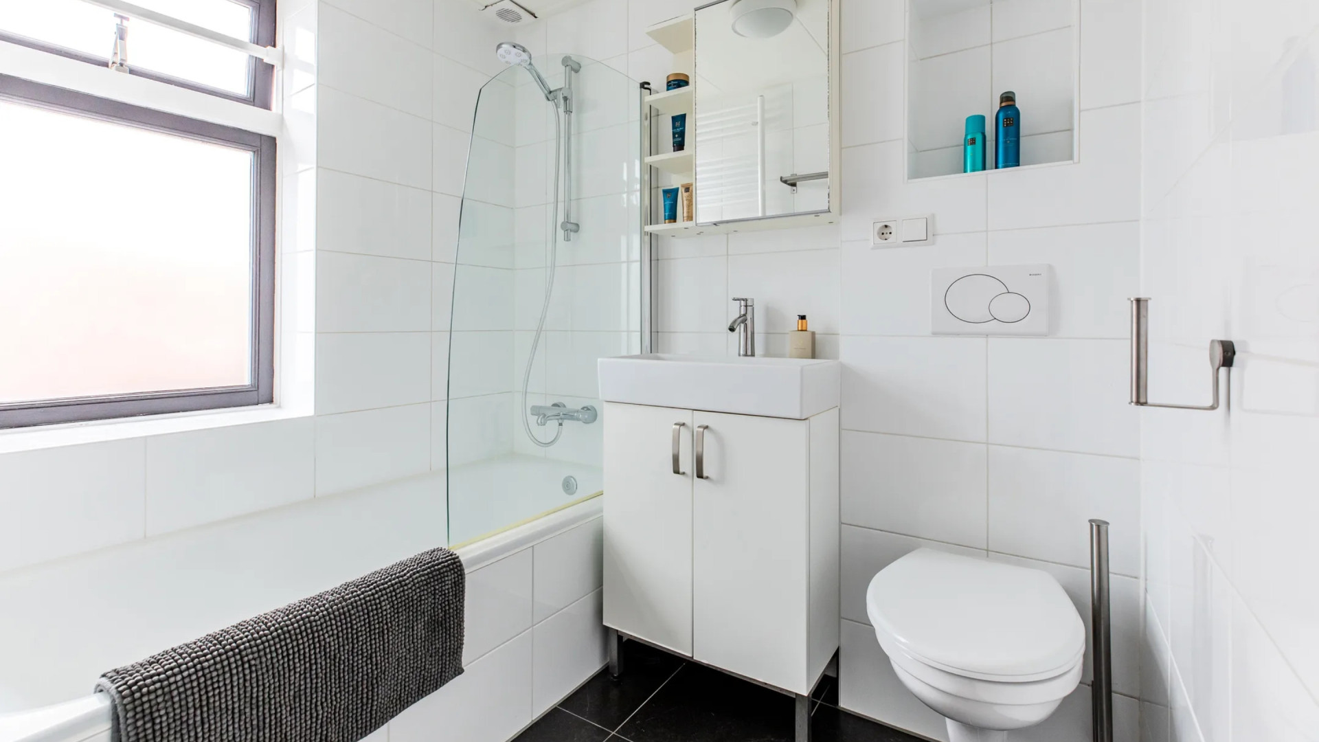 Juventus-speler Teun Koopmeiners zet zijn maisonnette met dakterras te huur. Zie foto’s 6