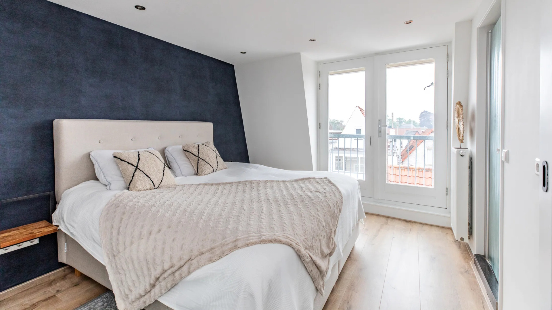 Juventus-speler Teun Koopmeiners zet zijn maisonnette met dakterras te huur. Zie foto’s 7