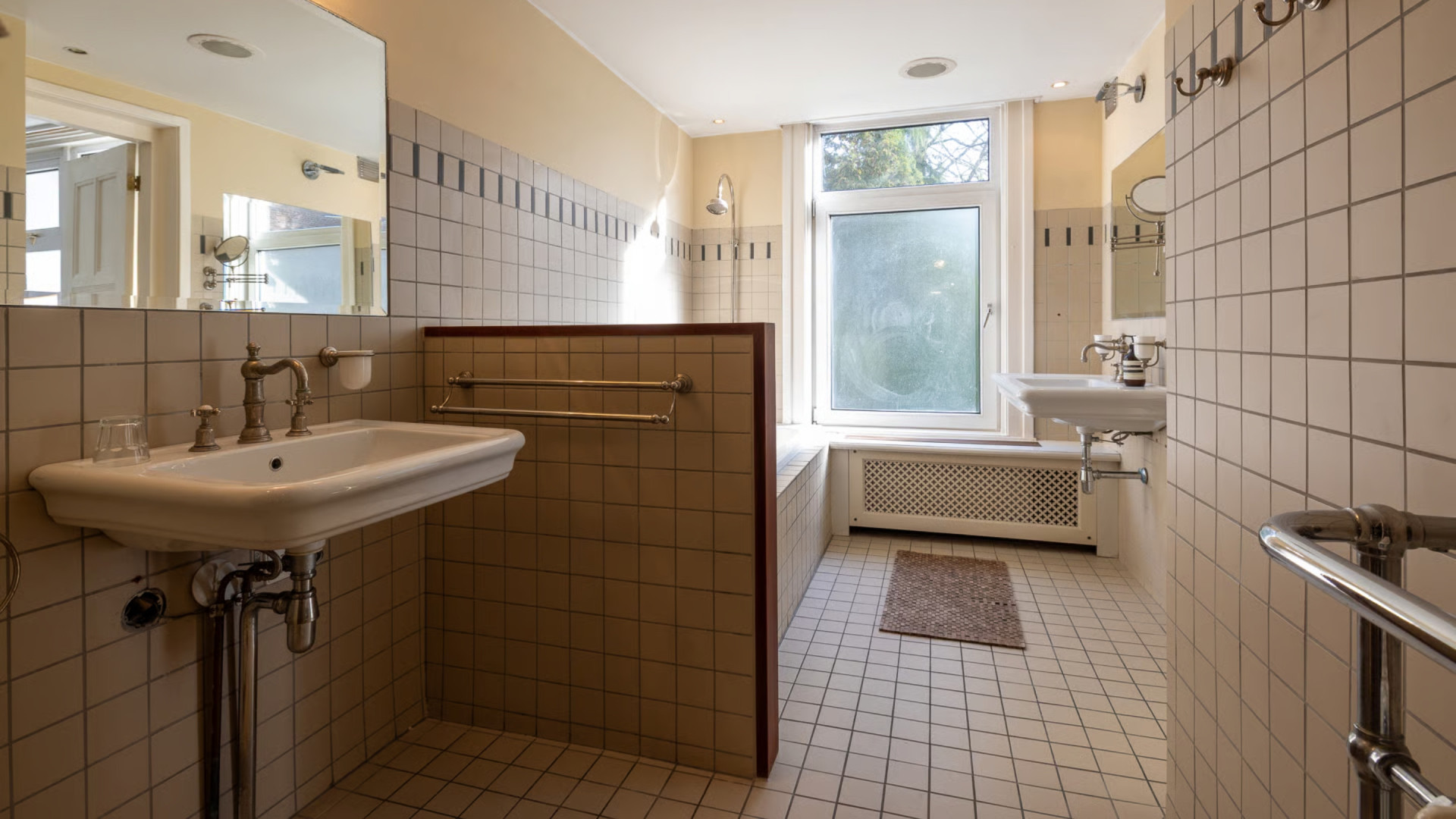 Lingeriekoningin Marlies Dekkers zet haar driedubbele Rotterdamse benedenwoning te koop. Zie foto’s 8