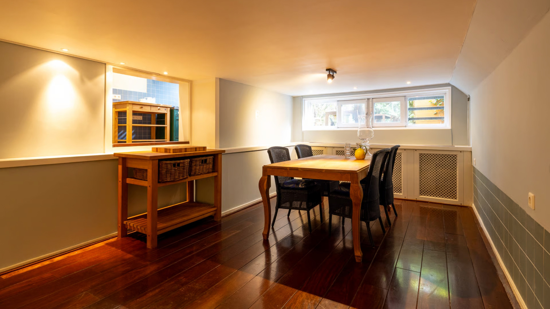 Lingeriekoningin Marlies Dekkers zet haar driedubbele Rotterdamse benedenwoning te koop. Zie foto’s 9