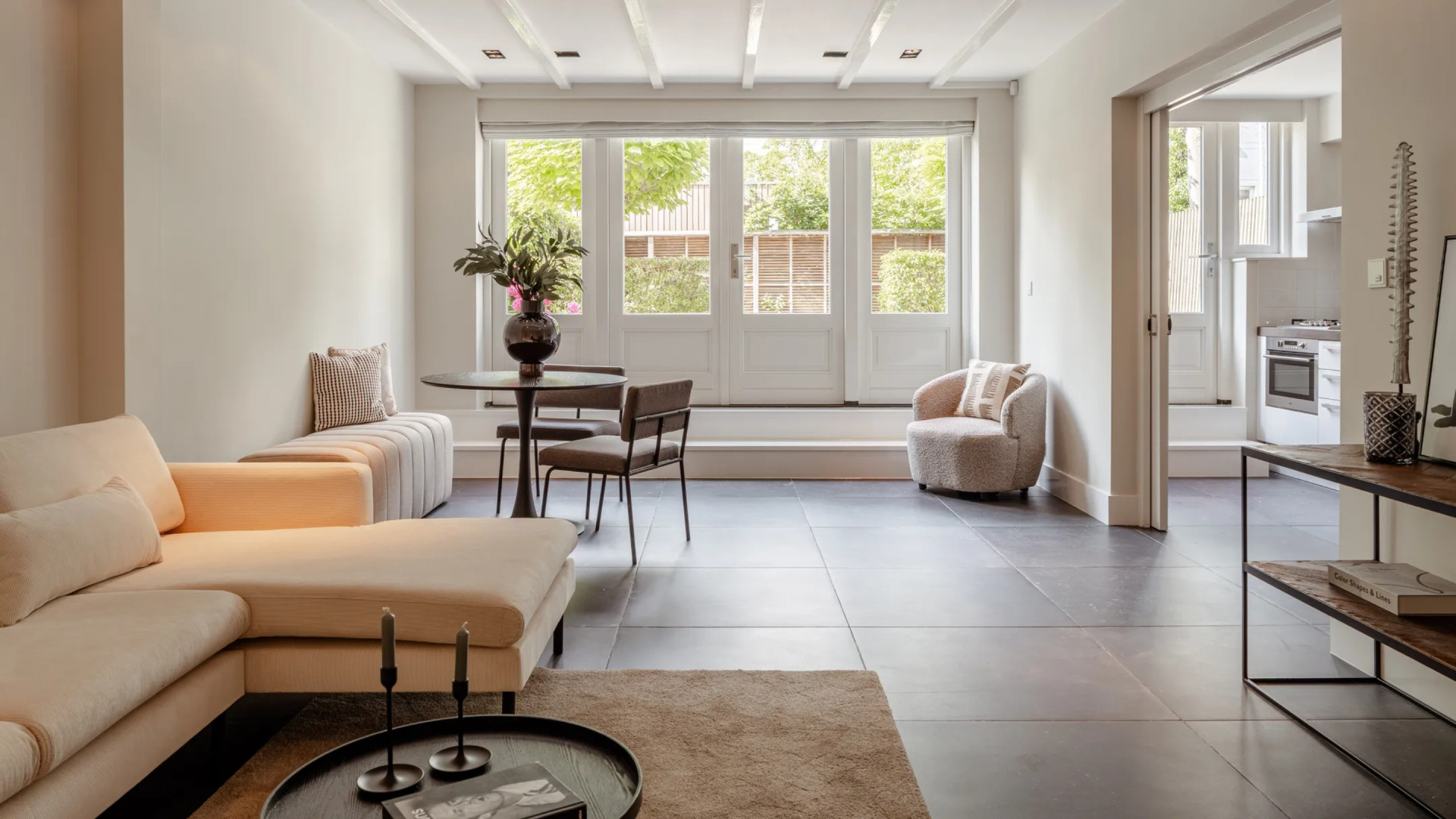 Prins Maurits zet na drie weken gekocht pand weer in de verkoop. Zie foto’s 10