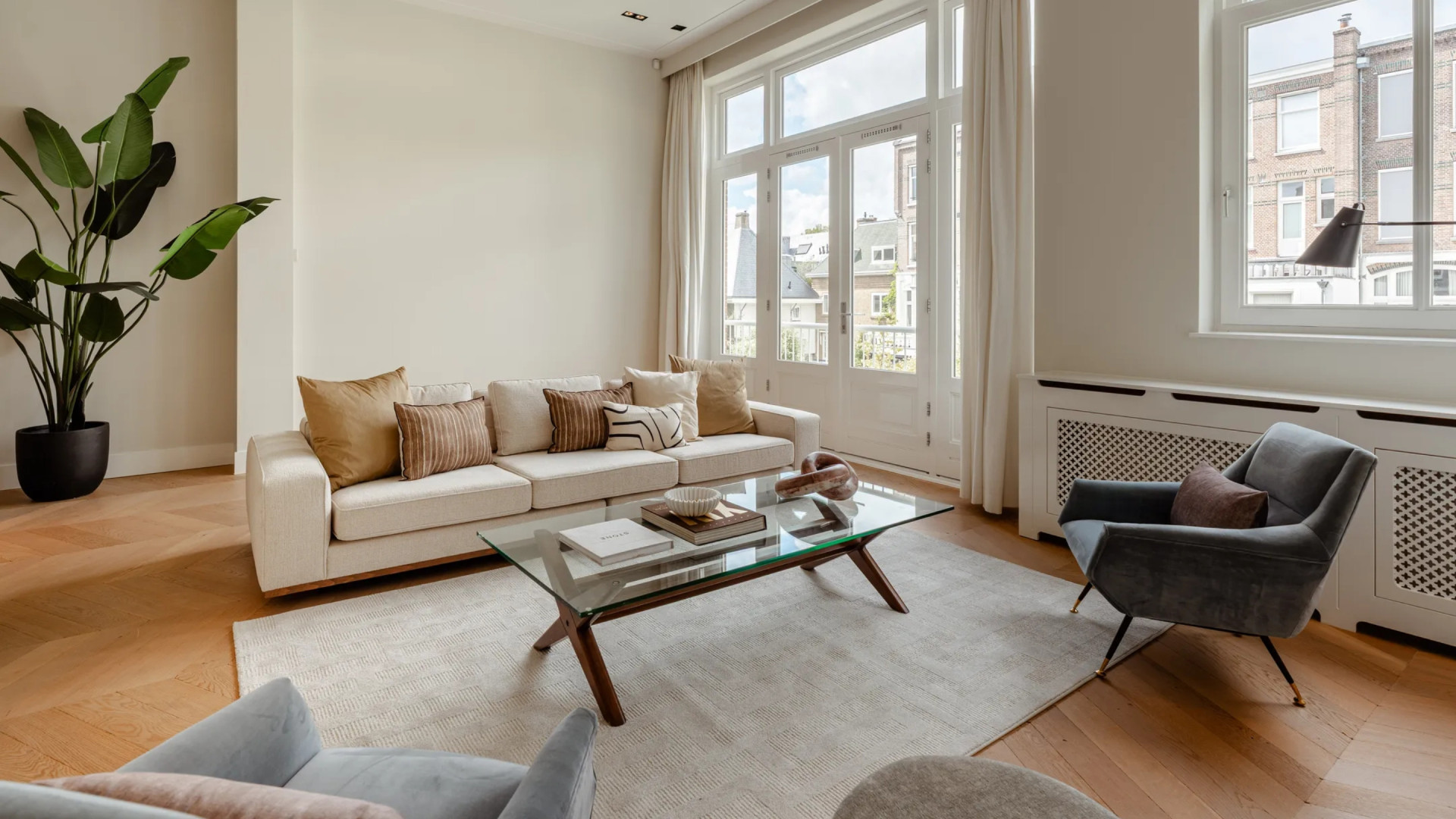 Prins Maurits zet na drie weken gekocht pand weer in de verkoop. Zie foto’s 3