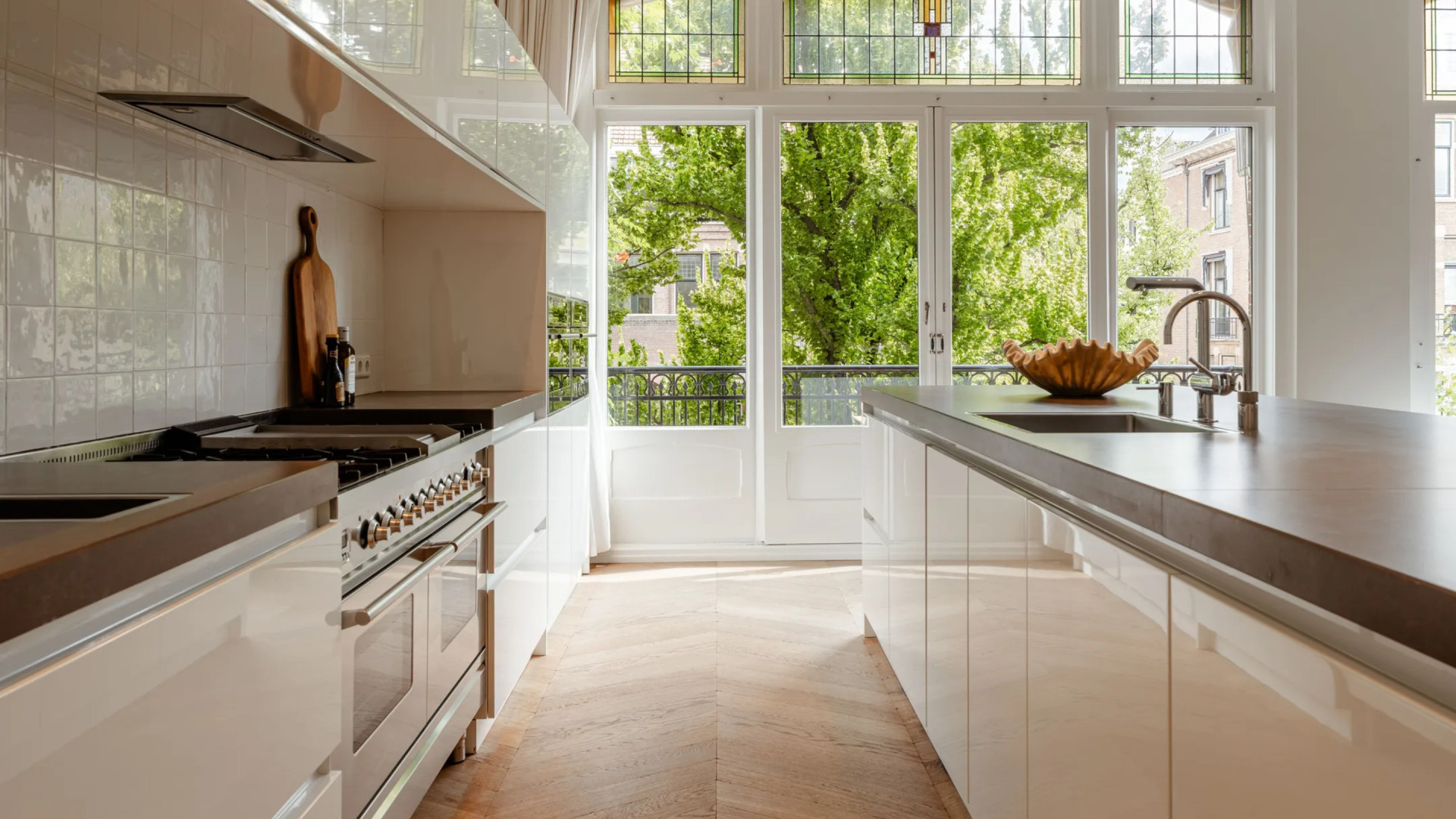 Prins Maurits zet na drie weken gekocht pand weer in de verkoop. Zie foto’s 6