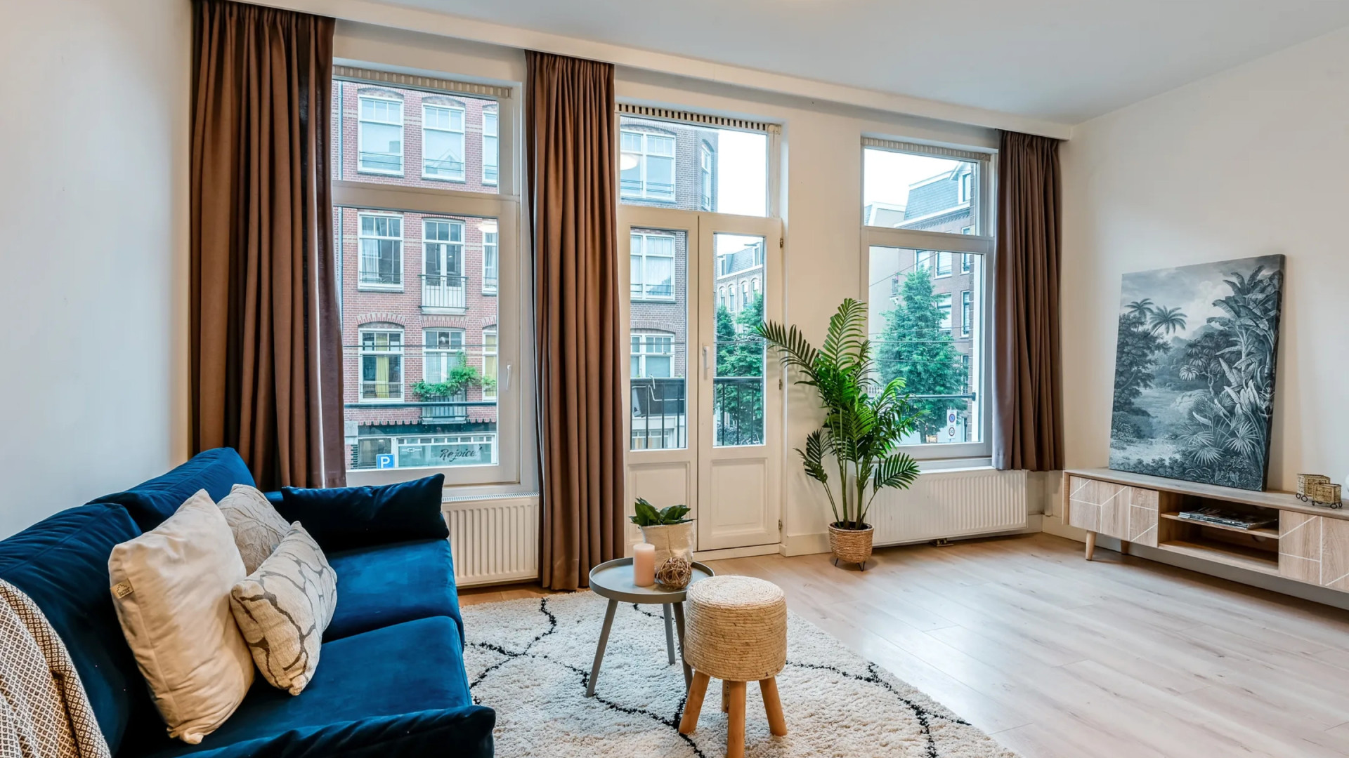 Rick Engelkes zet zijn appartement nabij de Jordaan te koop. Zie foto's 2