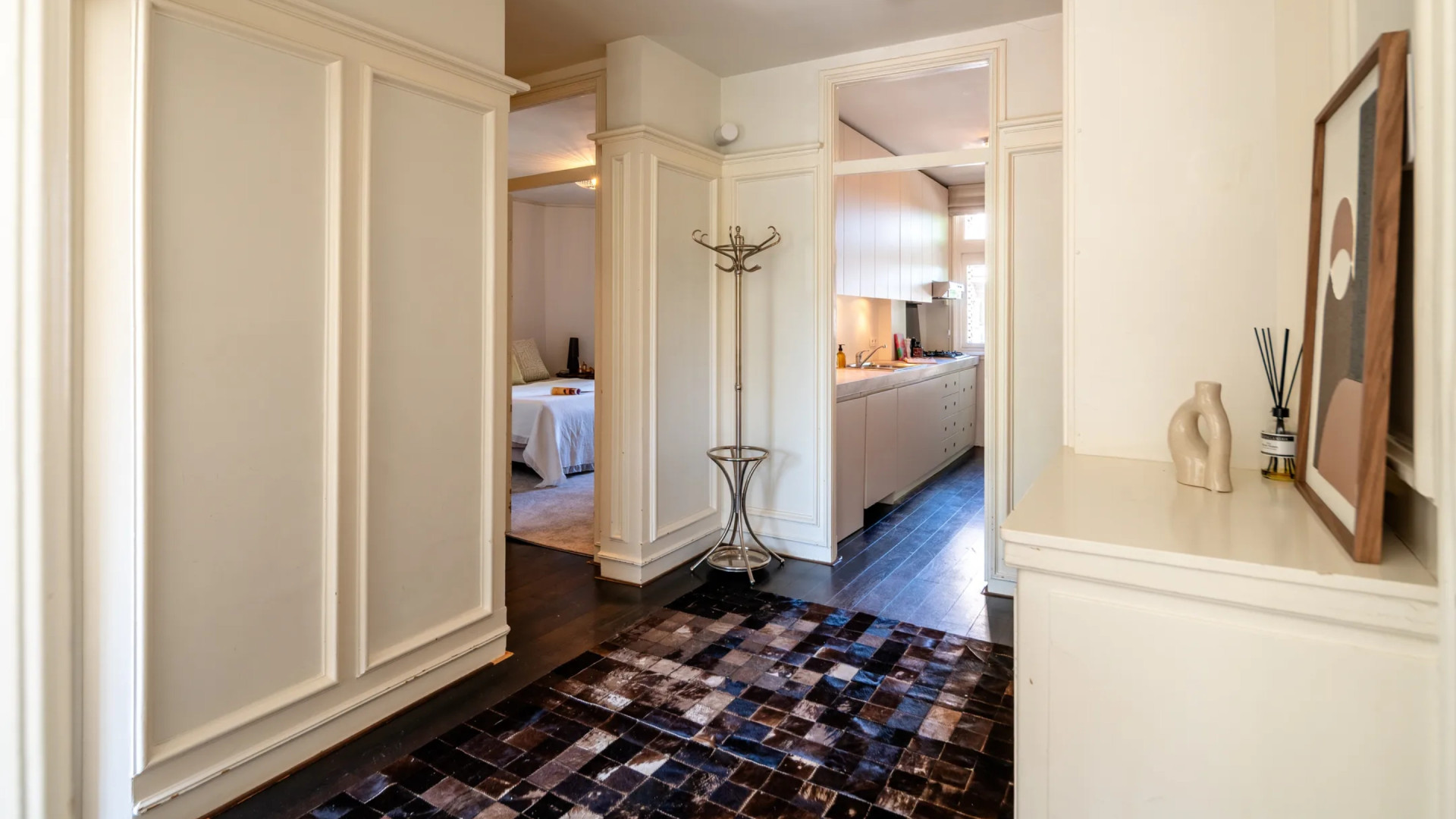 TV-woning van The Real Housewife of Amsterdam Tamara Elbaz te koop. Zie foto's 6