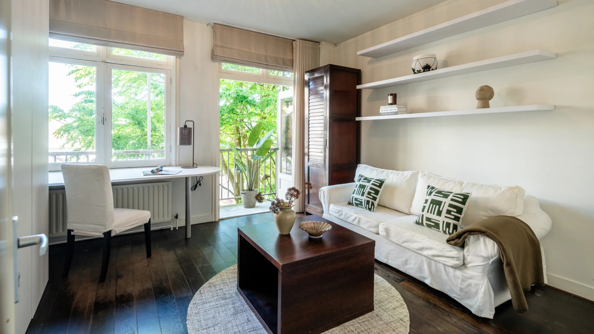 TV-woning van The Real Housewife of Amsterdam Tamara Elbaz te koop. Zie foto's 9