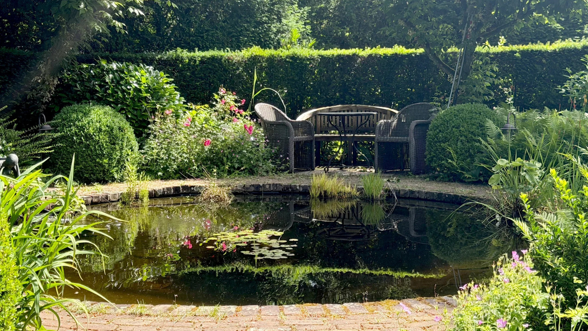 Actrice Liz Snoijink zet haar prachtige landhuis in het Gooi te koop. Zie foto's 10