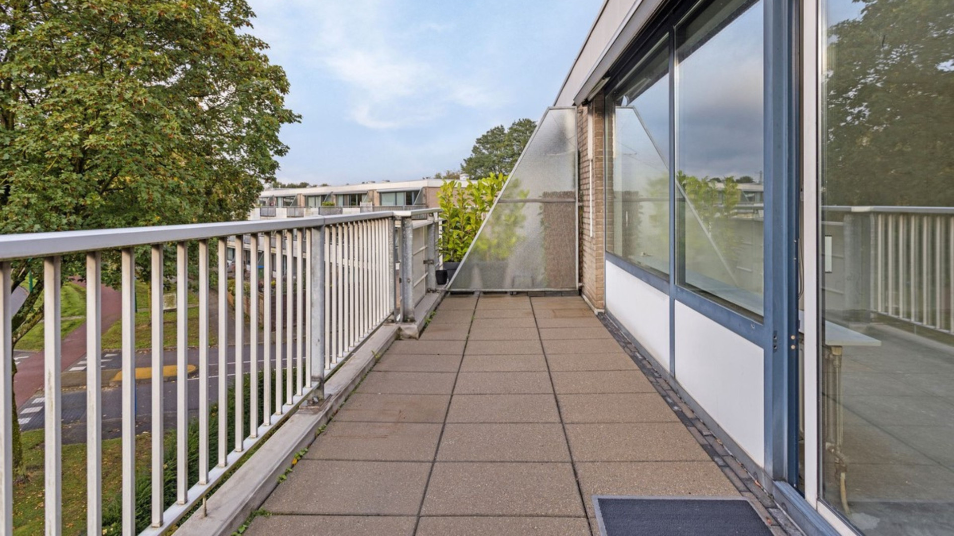Zanger Justin de Wildt koopt ZONDER zijn vriendin deze woning. Zie foto’s 13