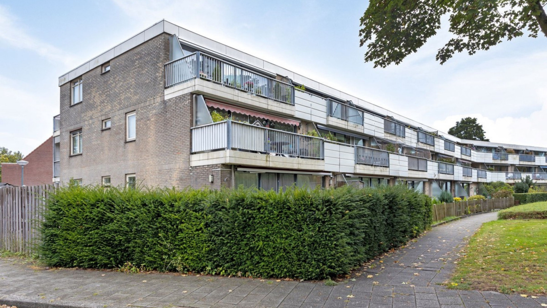 Zanger Justin de Wildt koopt ZONDER zijn vriendin deze woning. Zie foto’s 2