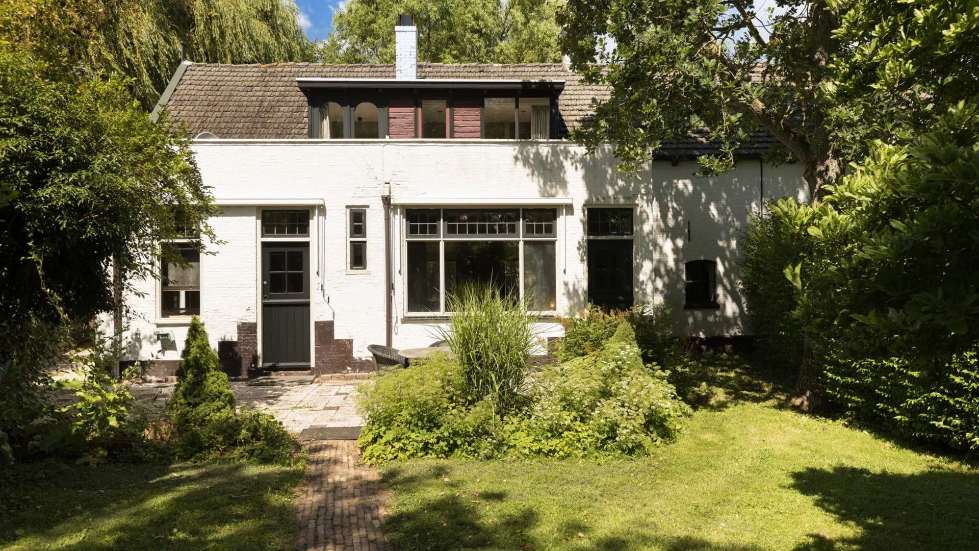Zoon en dochter zetten woonboerderij van overleden vader Gerard Cox te koop. Zie foto’s 11