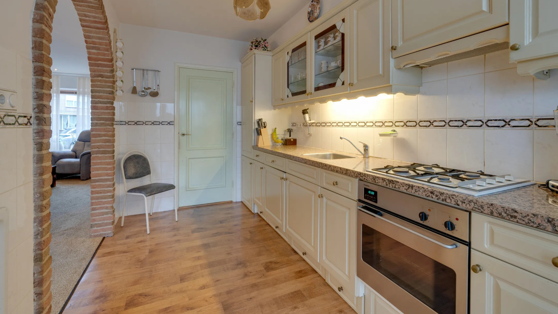 Vermeende minnares Jan Smit koopt woning pal naast Jan. Zie foto's 5