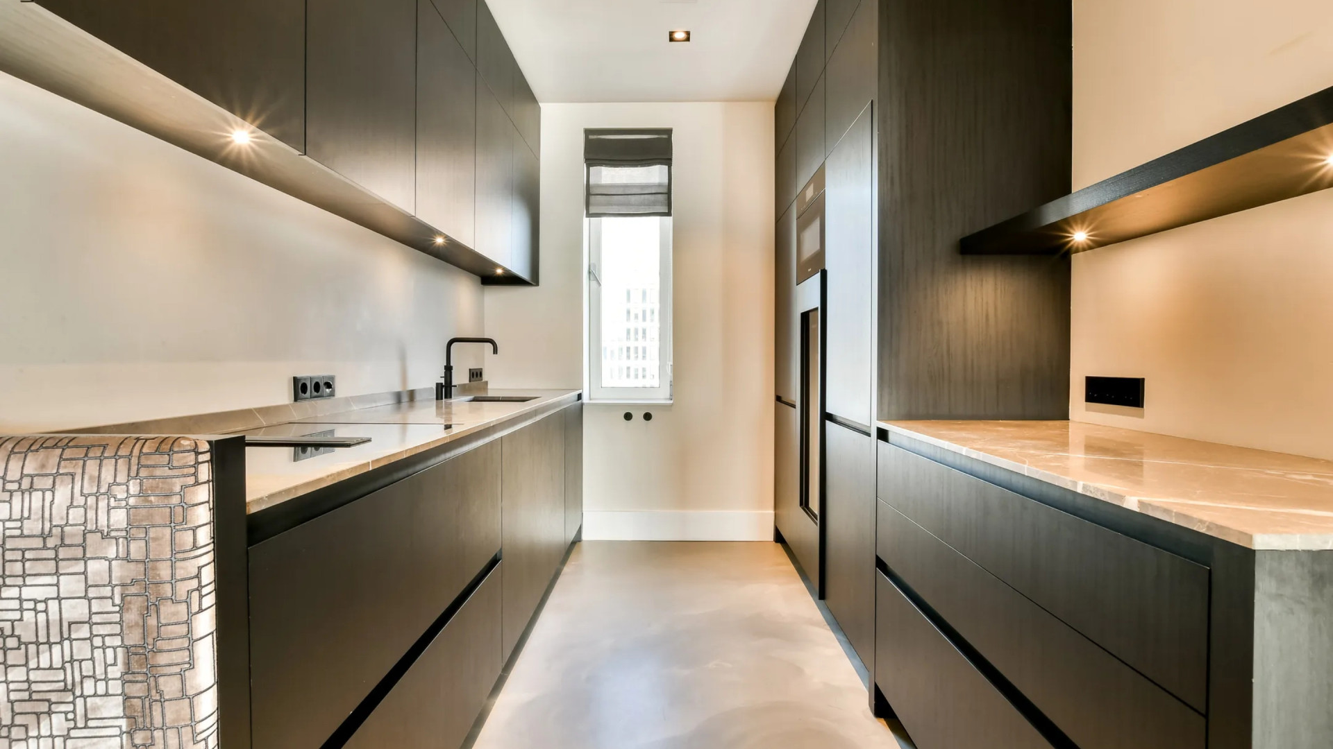 Voetballer Hakim Ziyech zet zijn luxe Zuidas-appartement te huur. Zie foto's 6