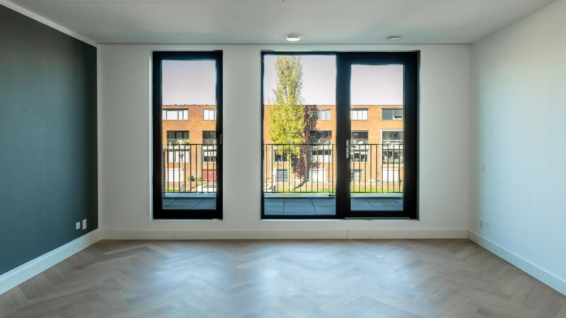 Wesley Sneijder verruilt luxe penthouse voor deze bijzondere waterwoning. Zie foto's 6