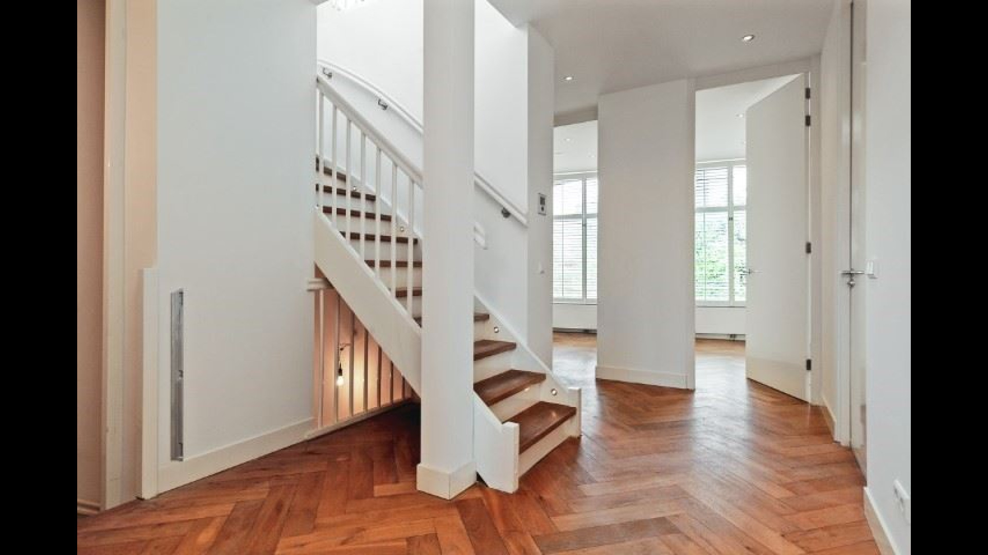 Gaat de nieuwe bondscoach Xavi Hernández hier wonen? Zie alle beelden 15