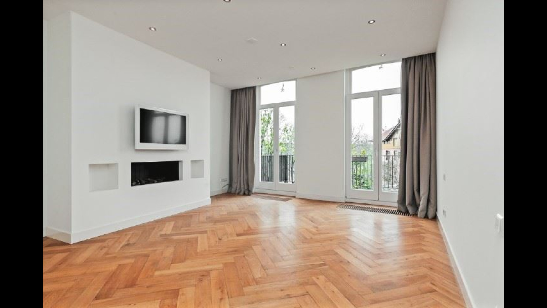 Gaat de nieuwe bondscoach Xavi Hernández hier wonen? Zie alle beelden 16