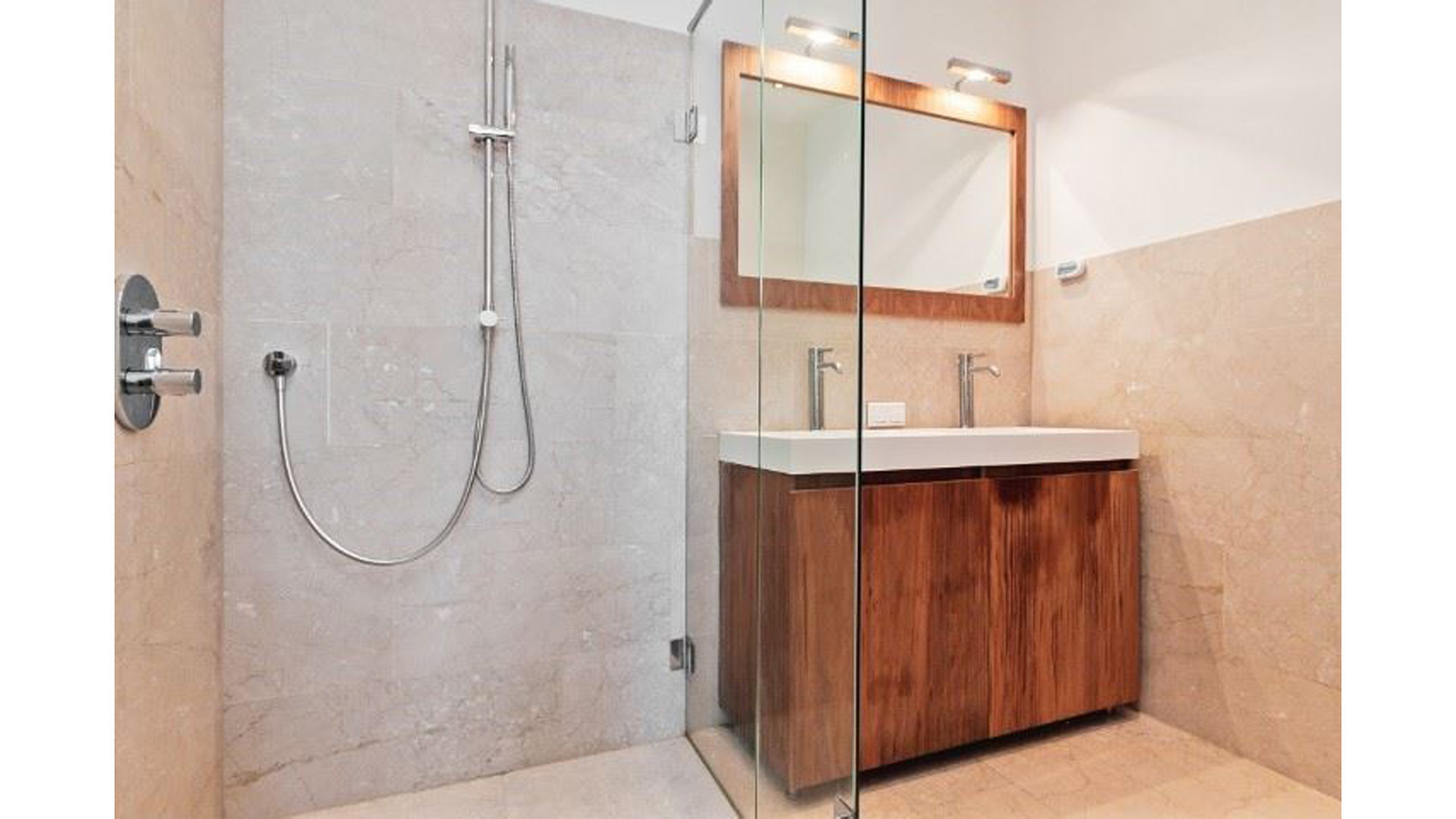 Gaat de nieuwe bondscoach Xavi Hernández hier wonen? Zie alle beelden 18