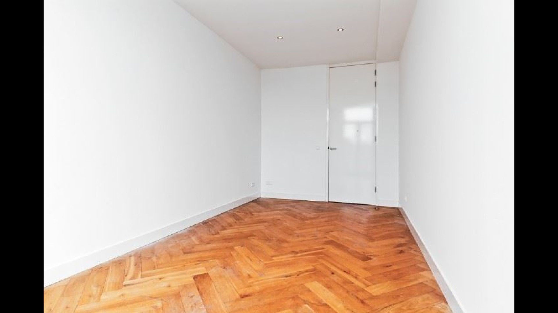 Gaat de nieuwe bondscoach Xavi Hernández hier wonen? Zie alle beelden 23
