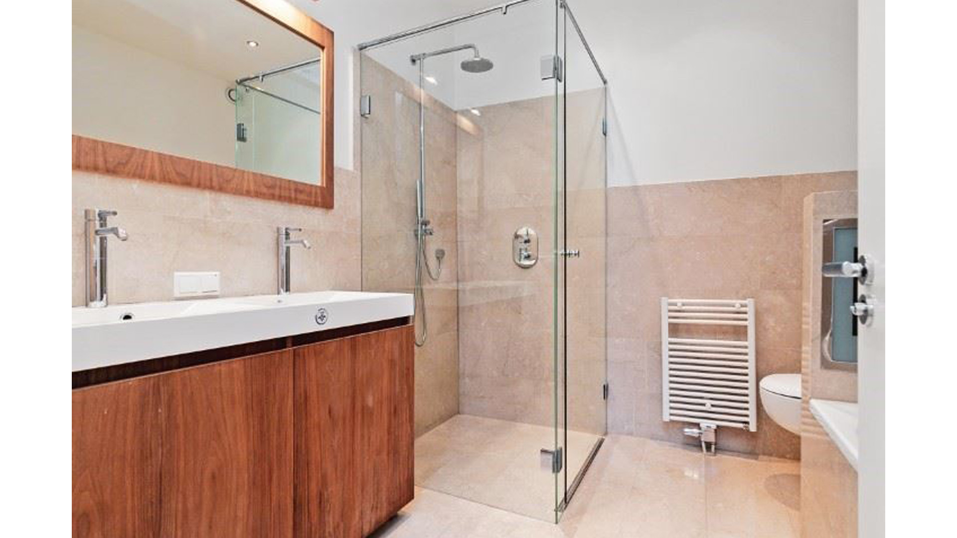 Gaat de nieuwe bondscoach Xavi Hernández hier wonen? Zie alle beelden 25