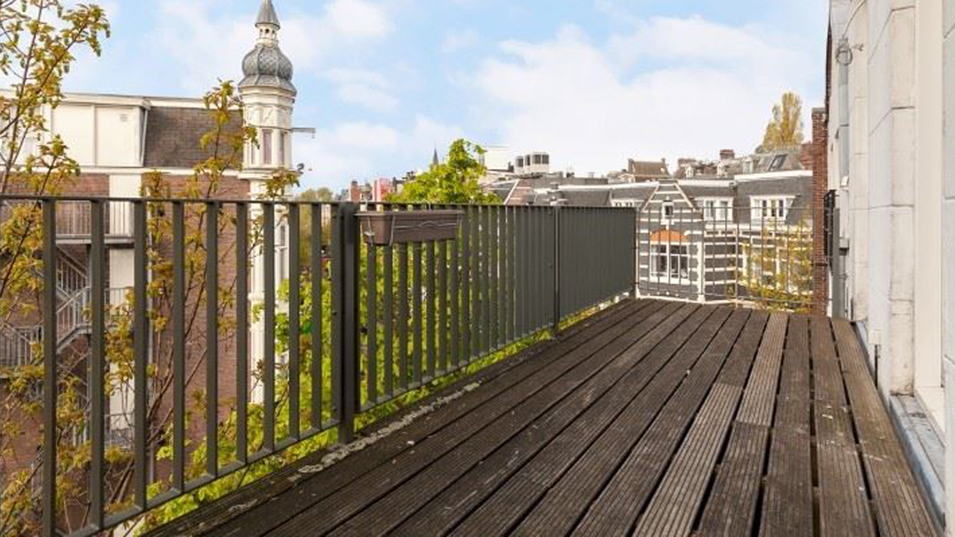 Gaat de nieuwe bondscoach Xavi Hernández hier wonen? Zie alle beelden 13