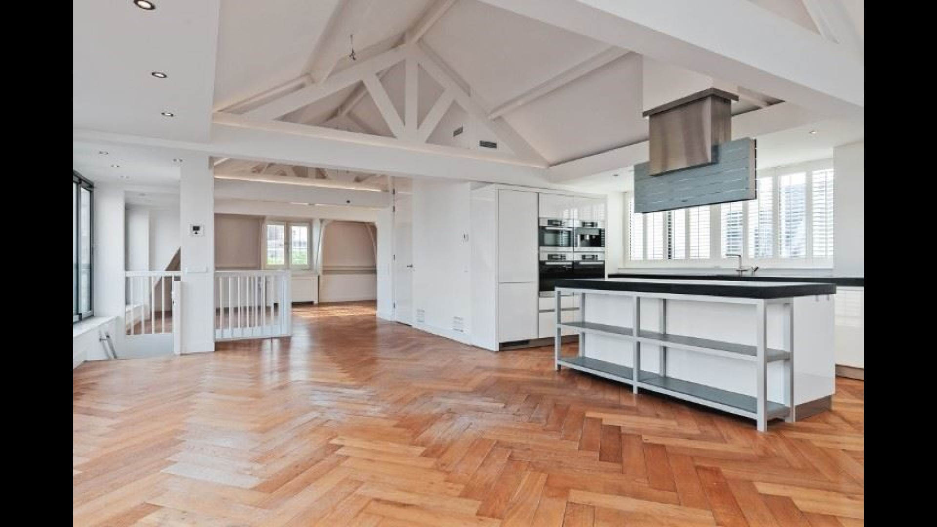 Gaat de nieuwe bondscoach Xavi Hernández hier wonen? Zie alle beelden 8