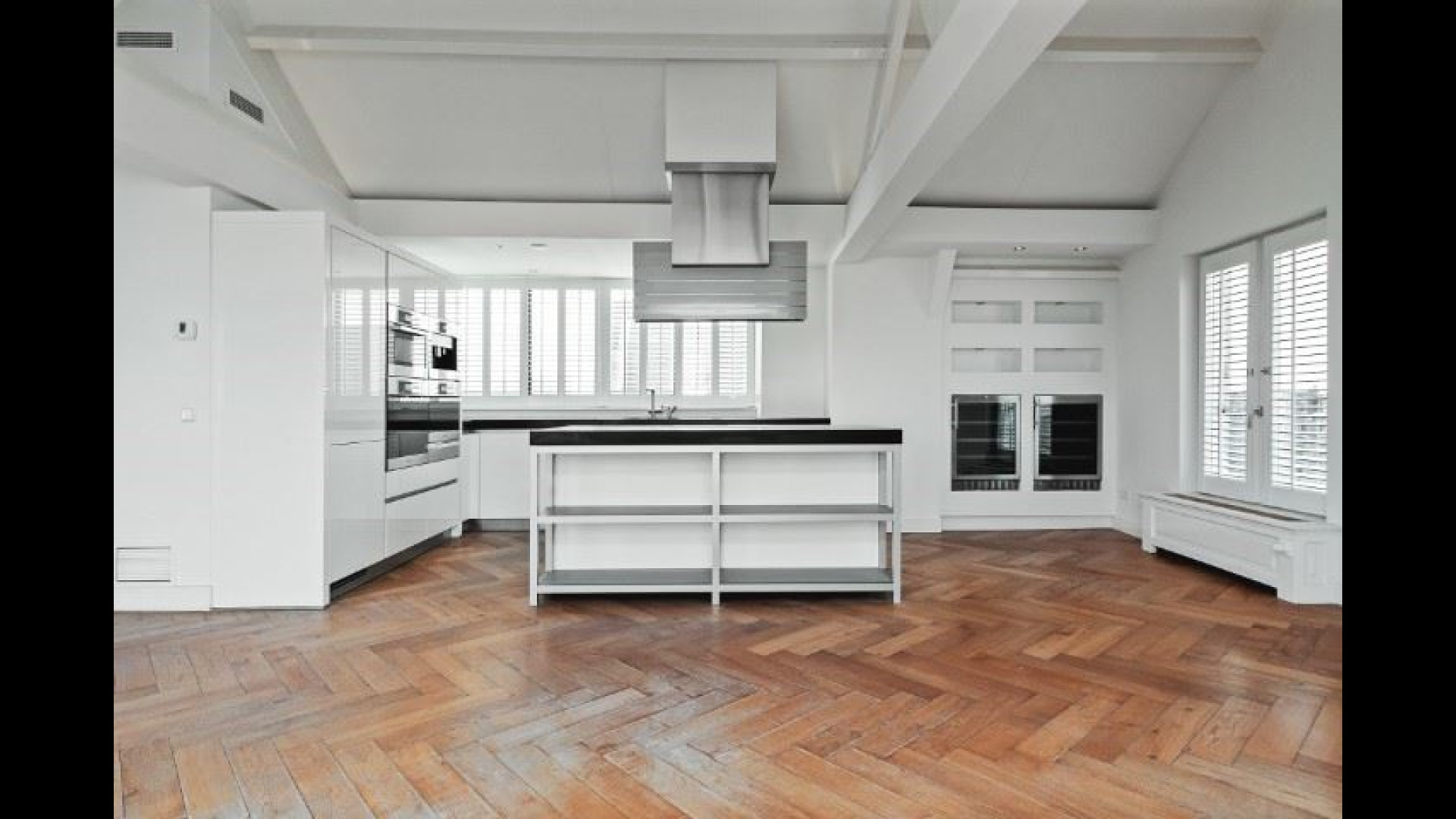 Gaat de nieuwe bondscoach Xavi Hernández hier wonen? Zie alle beelden 9