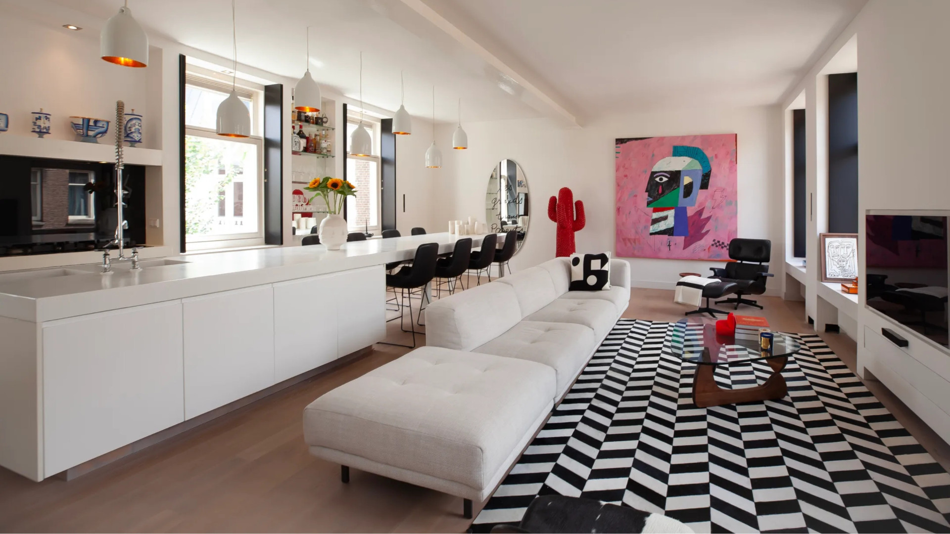Jan des Bouvrie jr zet zijn schitterend ingerichte appartement te koop. Zie foto's 2
