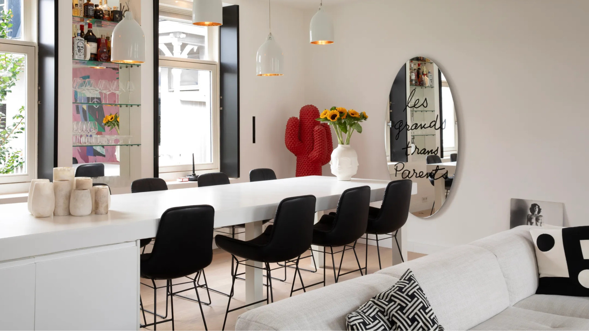 Jan des Bouvrie jr zet zijn schitterend ingerichte appartement te koop. Zie foto's 5
