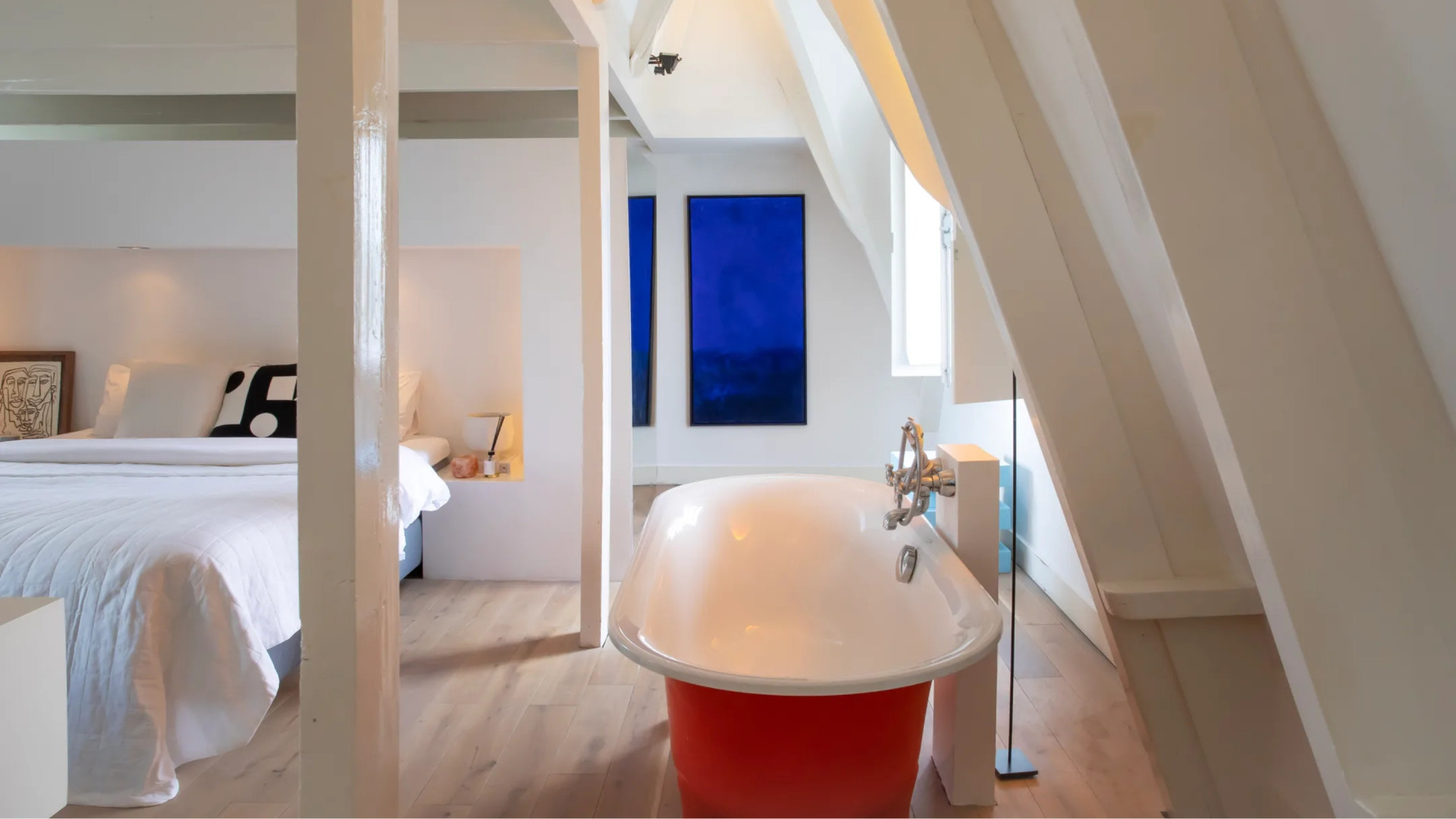 Jan des Bouvrie jr zet zijn schitterend ingerichte appartement te koop. Zie foto's 7