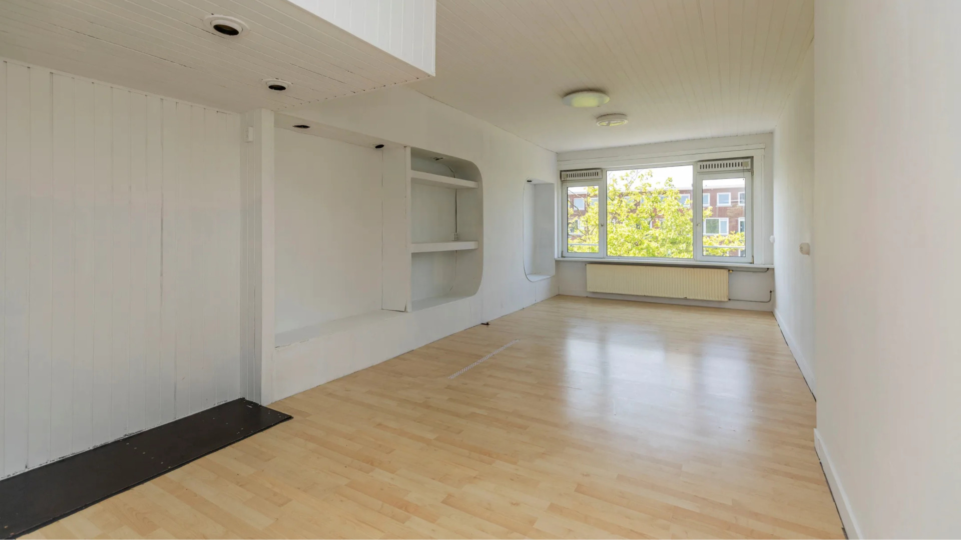 Anna Nooshin scoort ton winst met dit afbraak appartement. Zie foto's 2