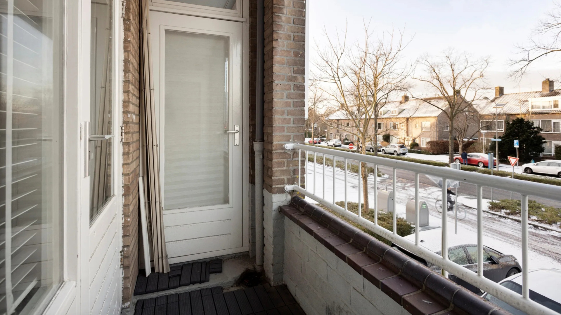 Trollenkoning Dotan Harpenau verhuurt zijn wel zeer simpel ingerichte appartement. Zie foto's 11