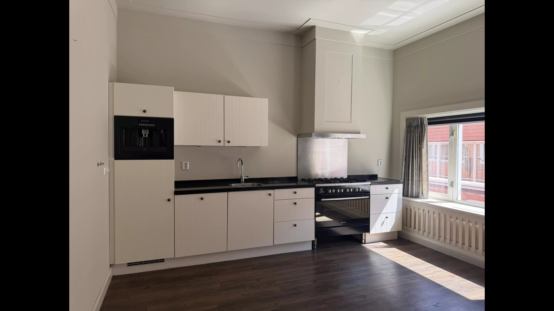 Eelko van Kooten en Olcay Gulsen zetten hun knusse Hilversumse woning te huur. Zie foto’s 2