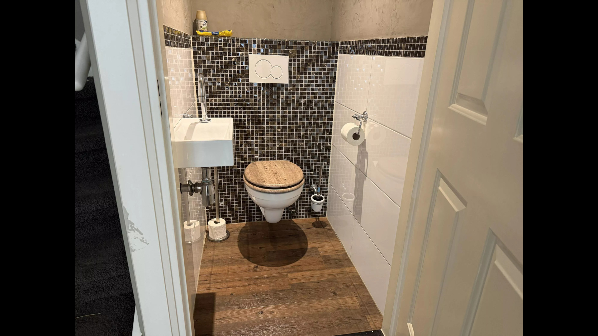 Eelko van Kooten en Olcay Gulsen zetten hun knusse Hilversumse woning te huur. Zie foto’s 6