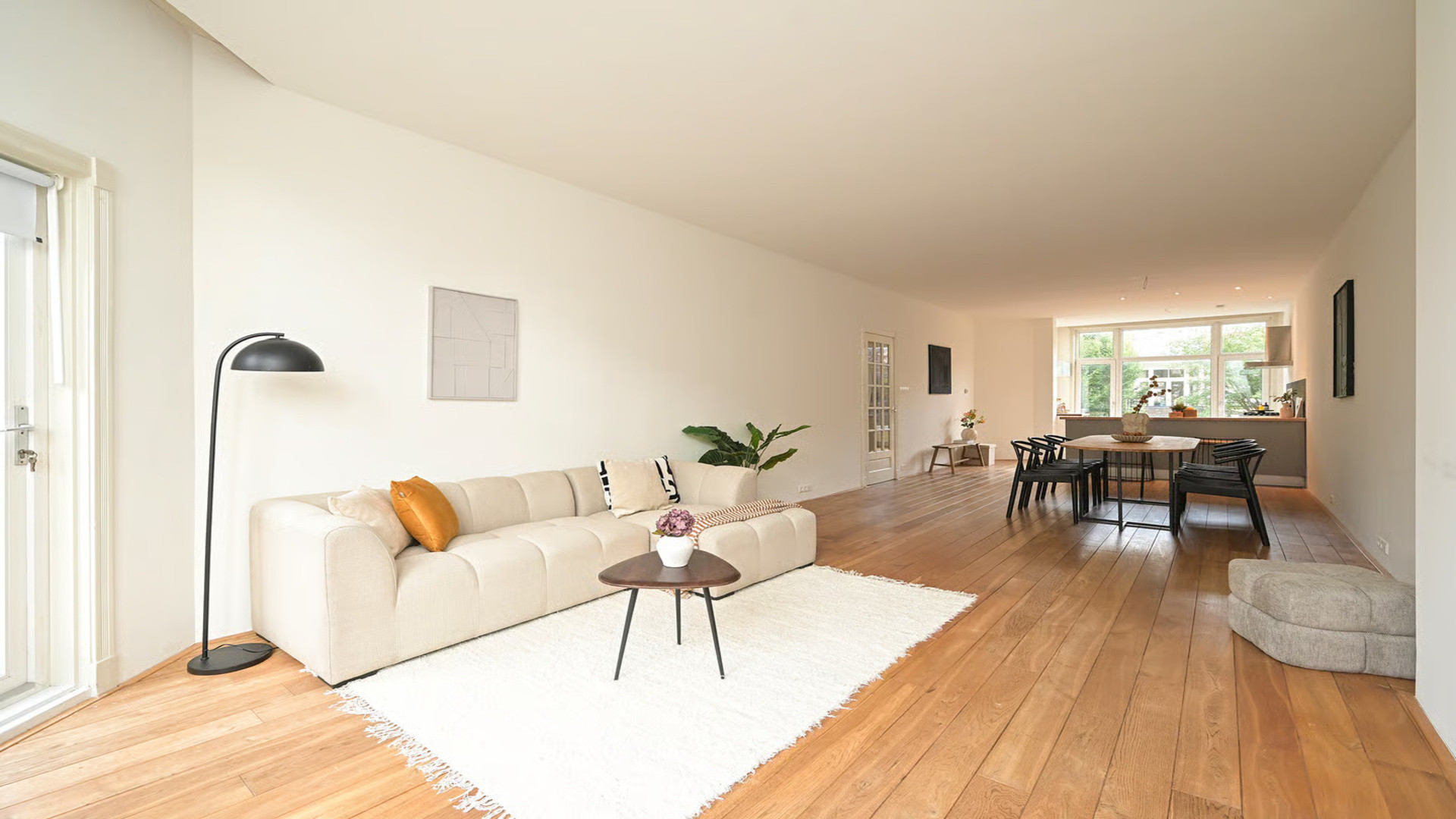 SBS ster Jan Versteegh zet zijn Haagse appartement te koop. Zie foto’s 2