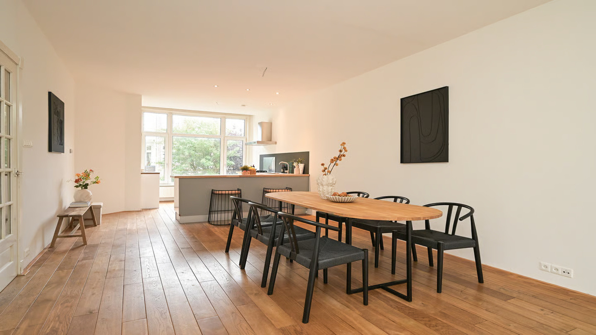 SBS ster Jan Versteegh zet zijn Haagse appartement te koop. Zie foto’s 5