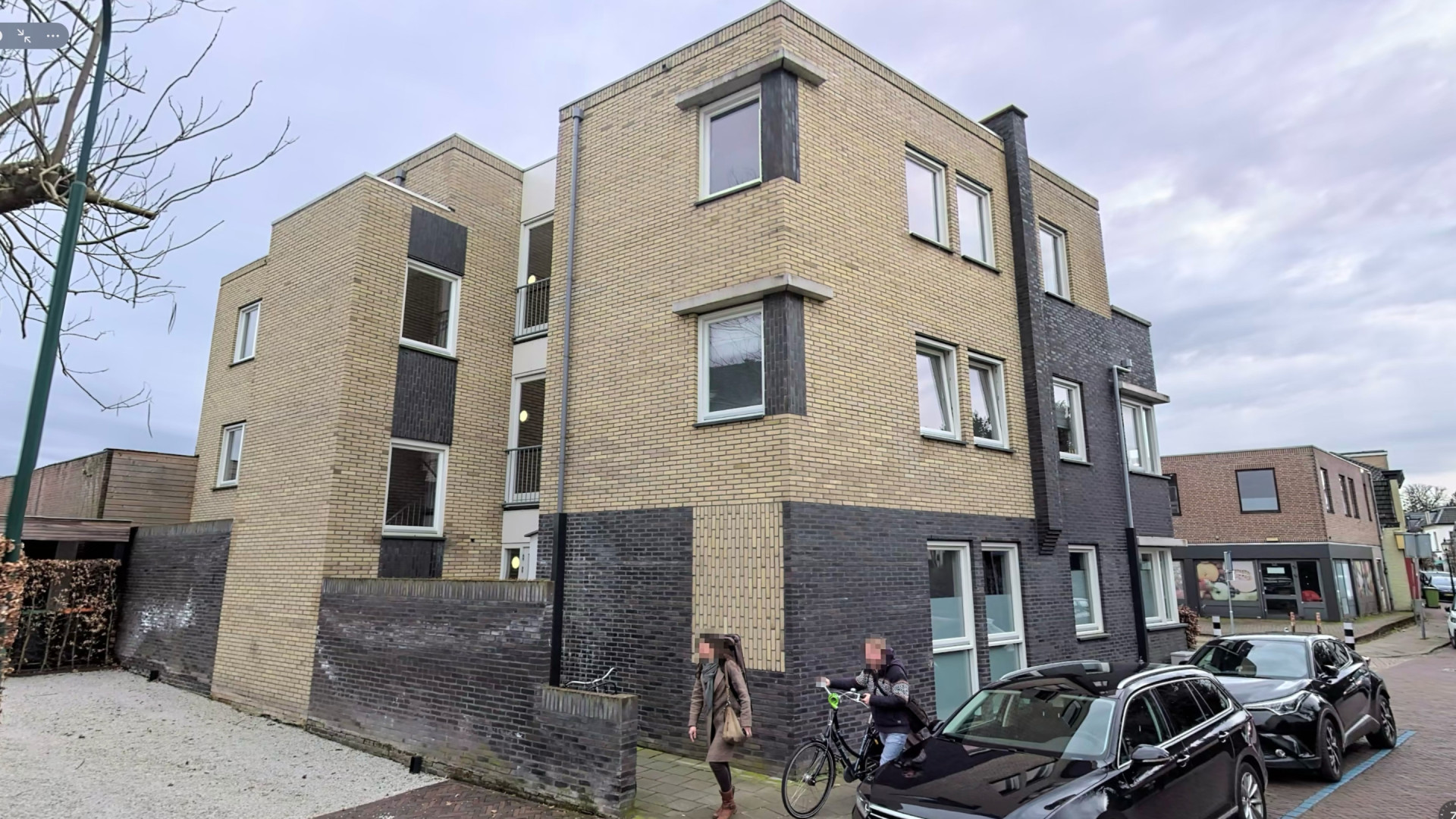 Vrouw Wilfred Genee woont door huwelijkscrisis in dit appartement op eigen naam. Zie foto's 4