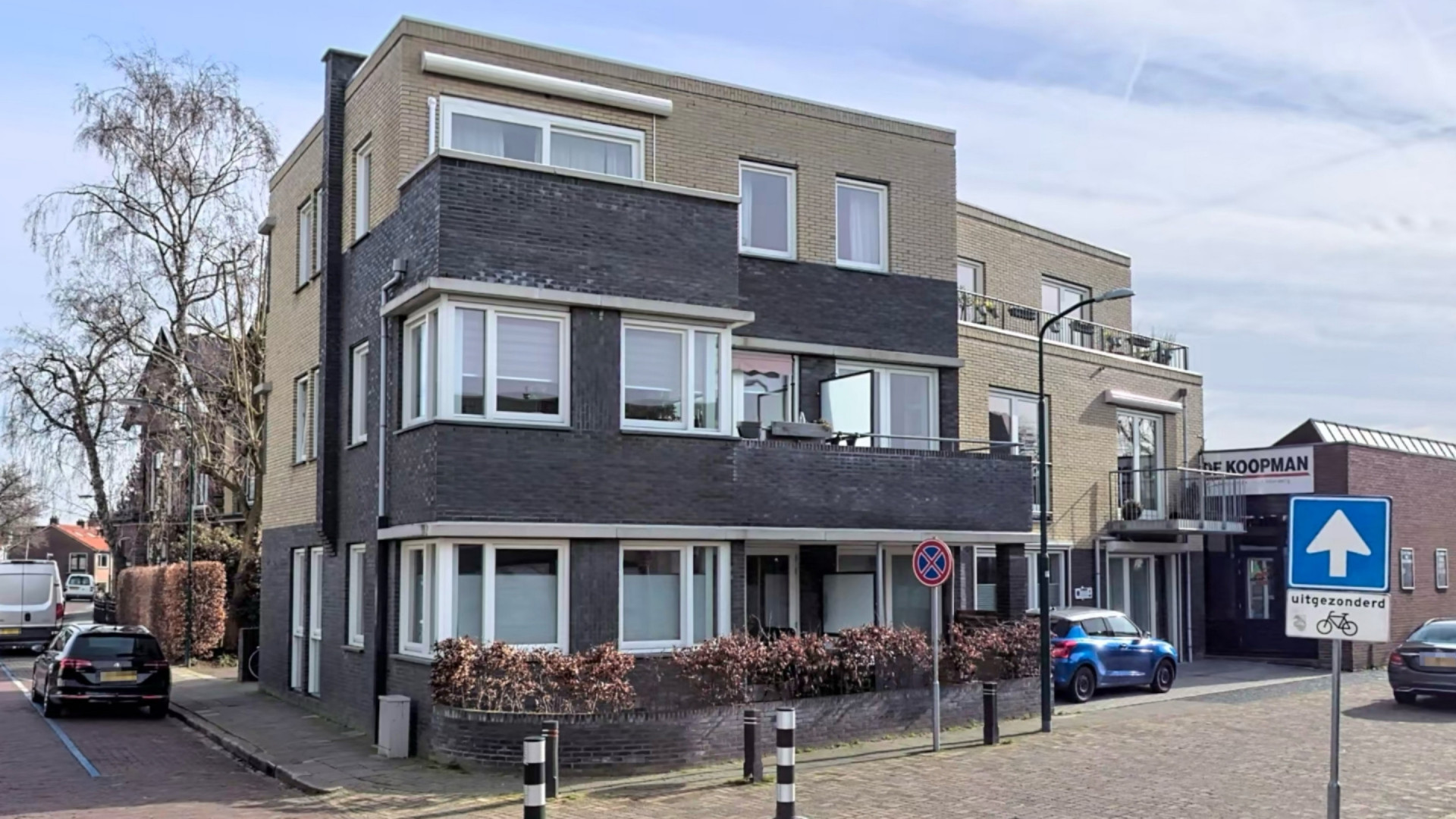 Binnenkijken in de woning van de vrouw van Wilfred Genee nu zij hem heeft verlaten. Zie foto's 2