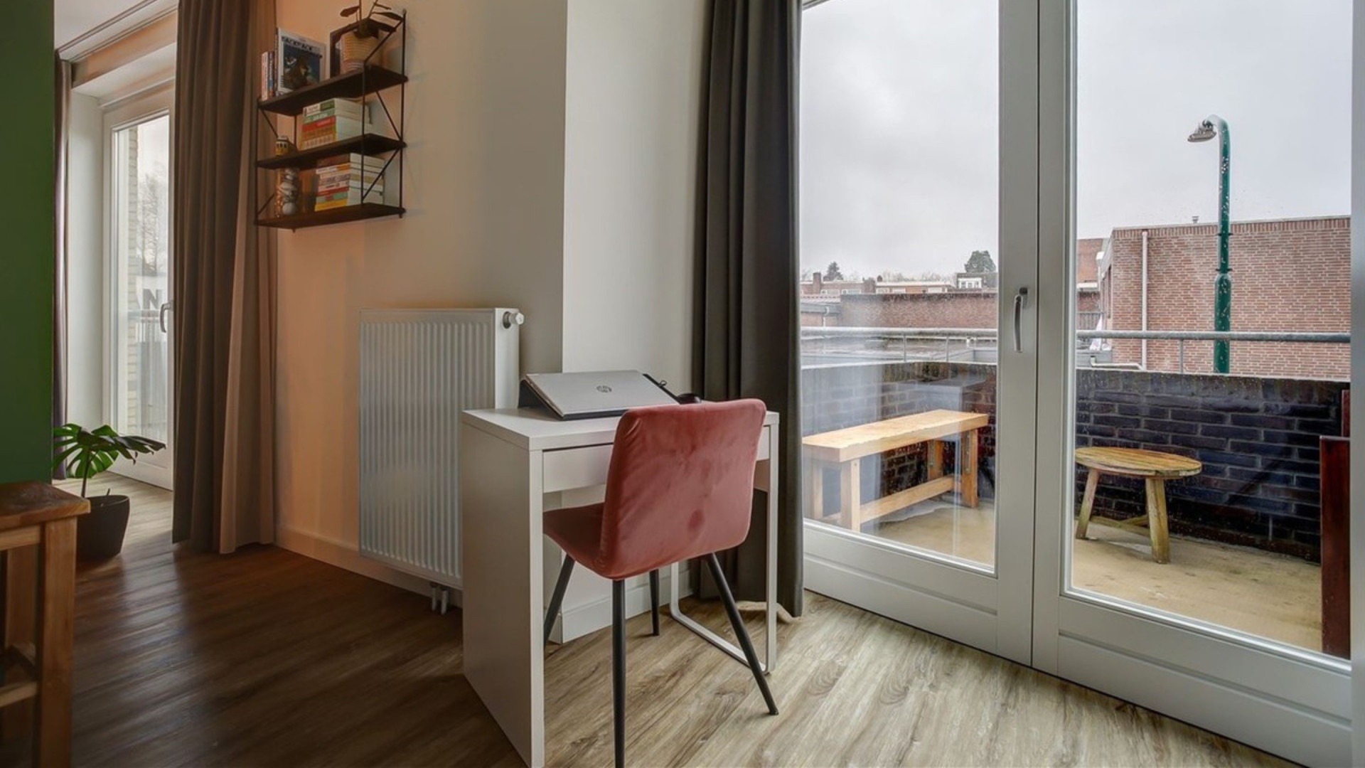 Binnenkijken in de woning van de vrouw van Wilfred Genee nu zij hem heeft verlaten. Zie foto's 5