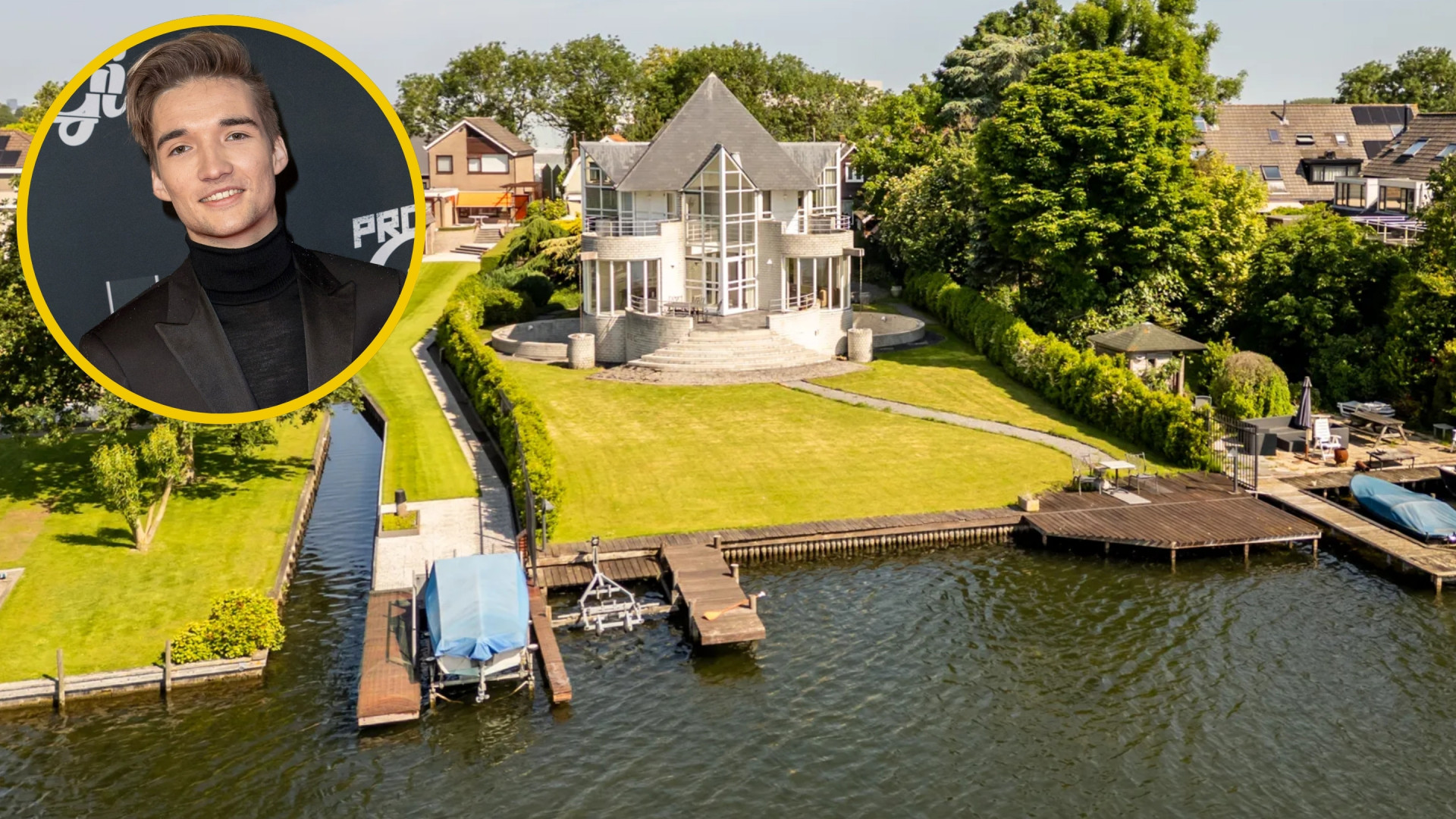 Dit is de nieuwe villa aan de Waal van YouTube ster Gio Latooy in Ridderkerk. Zie foto’s
