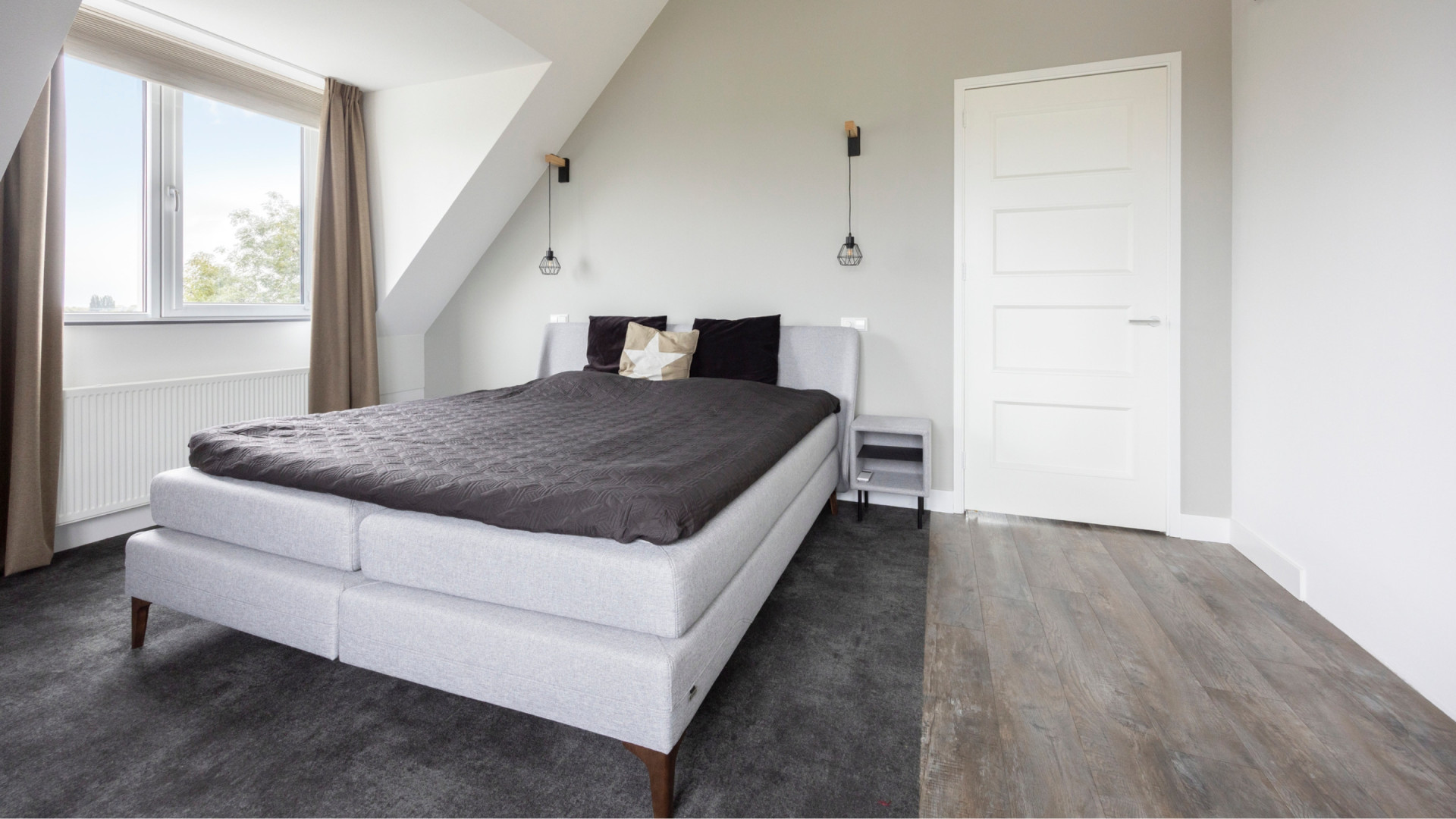 Topwielrenner Olav Kooij zet zijn prachtige penthouse te koop. Zie foto's 7