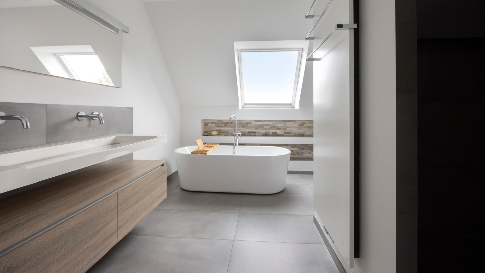 Topwielrenner Olav Kooij zet zijn prachtige penthouse te koop. Zie foto's 8