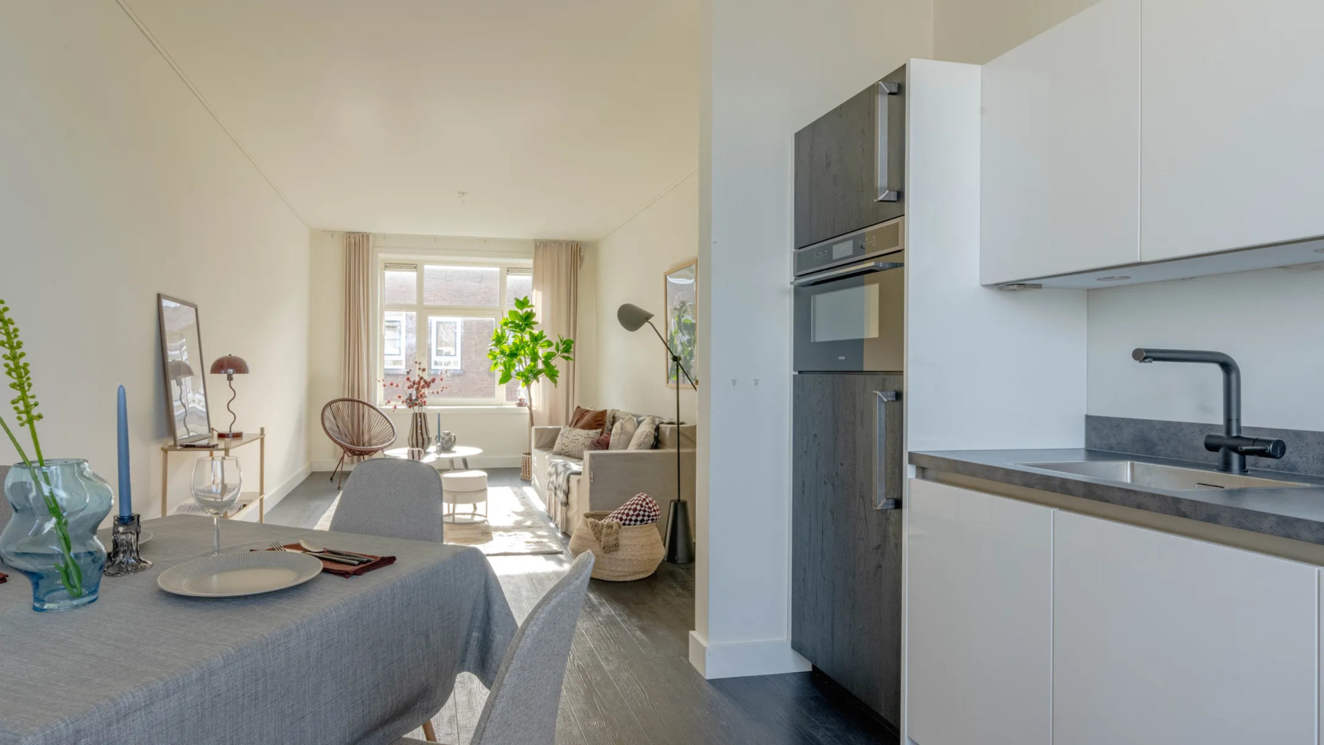 Binnenkijken in het net gekochte appartement van Koen Pieter van Dijk. Zie foto's 4