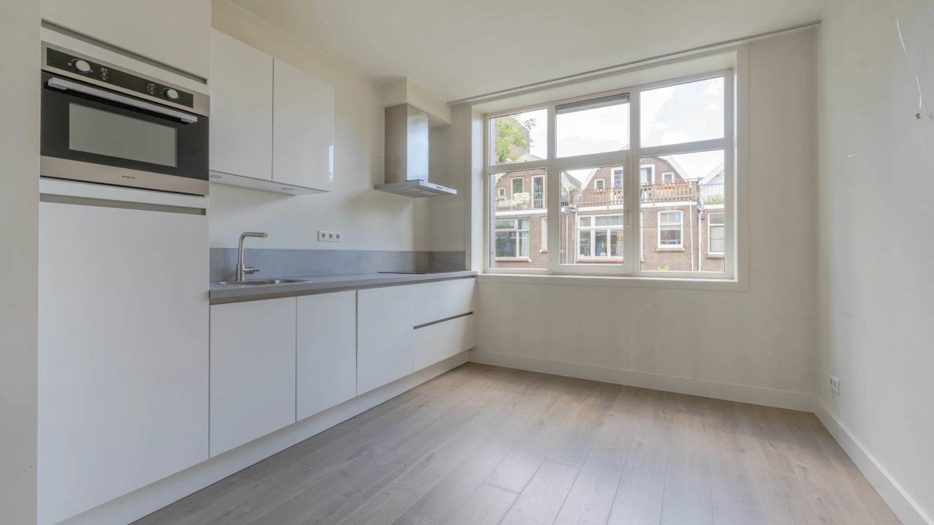 Binnenkijken in het net gekochte appartement van Koen Pieter van Dijk. Zie foto's 6