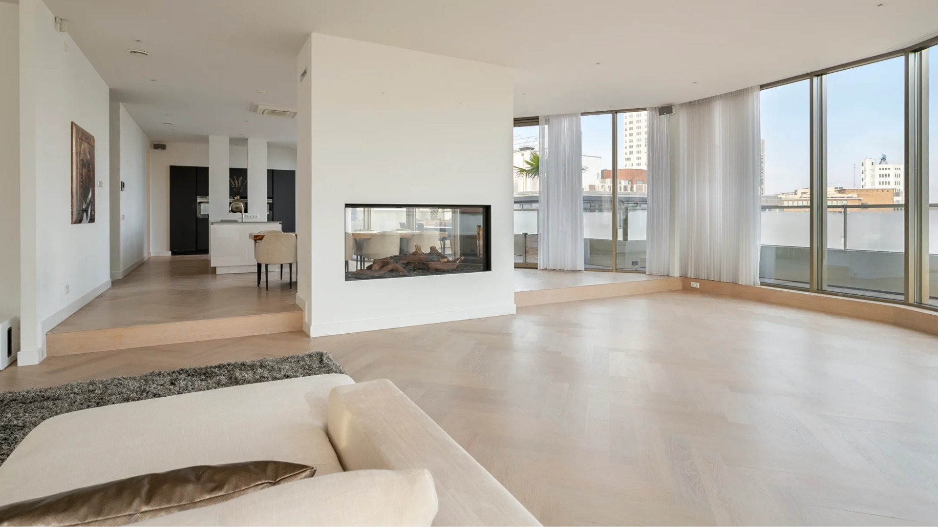 PSV-speler Sergiño Dest koopt dit exclusieve miljoenenpenthouse in Eindhoven. Zie foto’s 5
