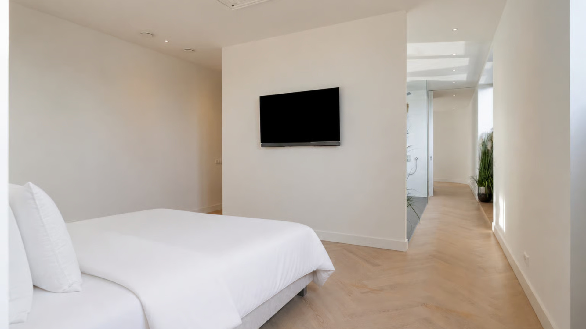 PSV-speler Sergiño Dest koopt dit exclusieve miljoenenpenthouse in Eindhoven. Zie foto’s 8